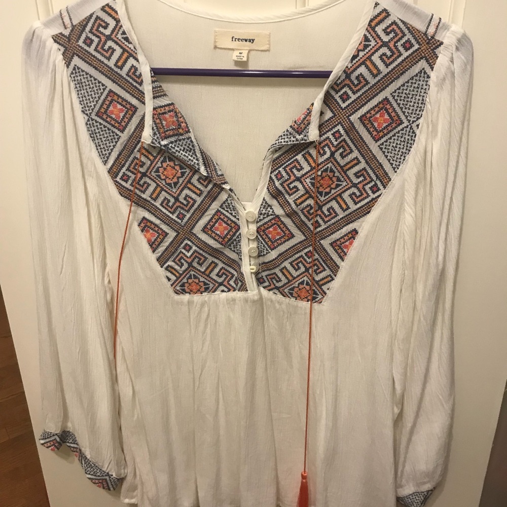 Embroidered tunic - Picture 2 of 3